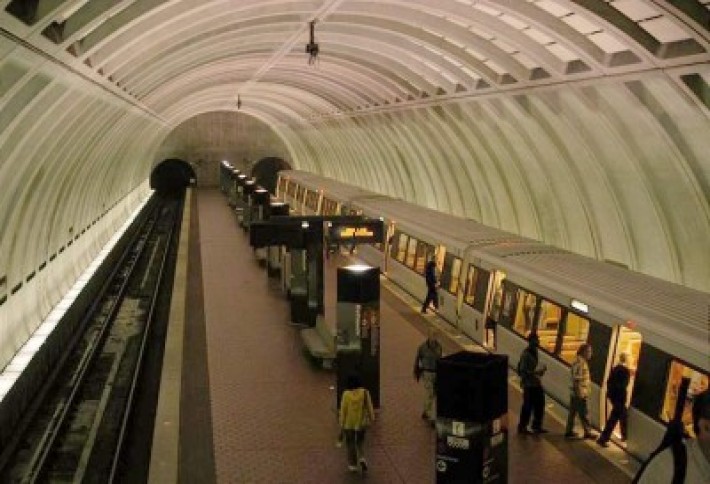 Washington_DC_metro_station_bethesda