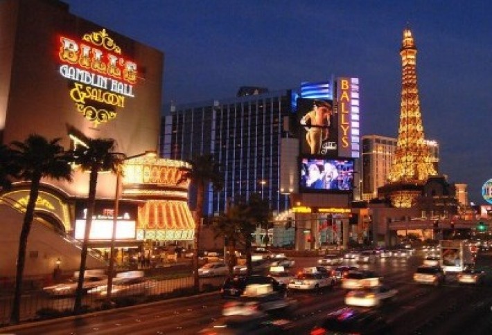 las-vegas-strip-at-flamingo-las-vegas-blvd-looking-south